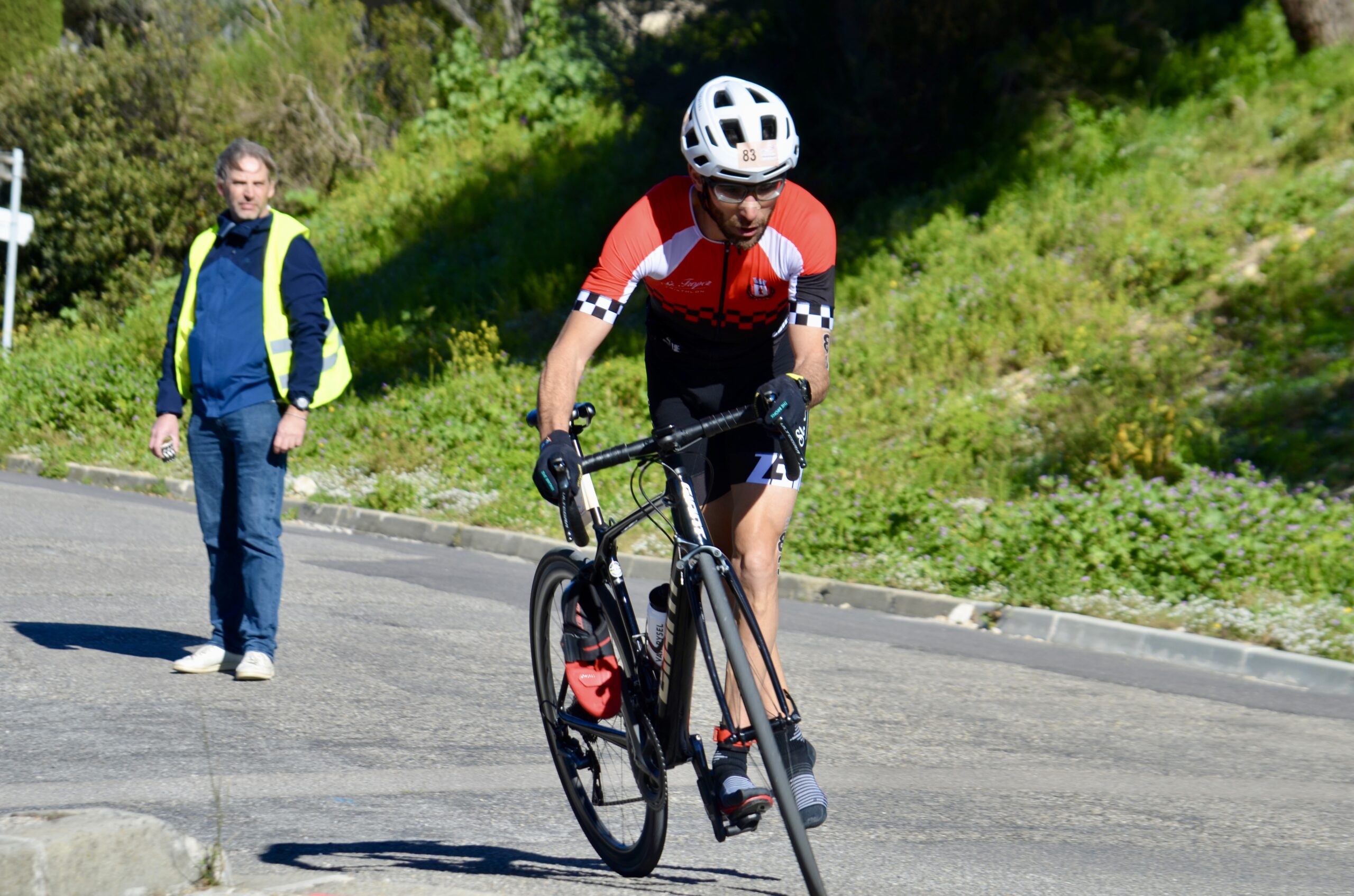 You are currently viewing SEMAINE D3 : une équipe soudée malgré un effectif réduit pour Saint Tropez Triathlon